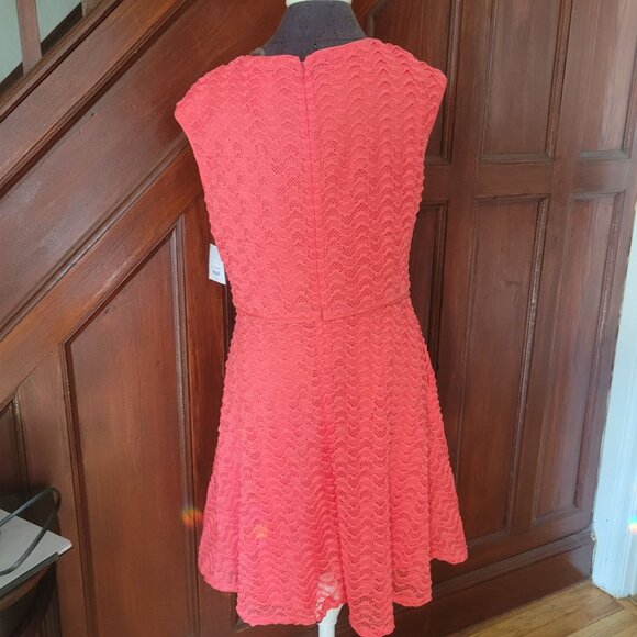 Liz Claiborne Coral Lace Cap Sleeve Dress Size 12 Polyester Blend Scoop Neck Fit - Picture 7 of 7